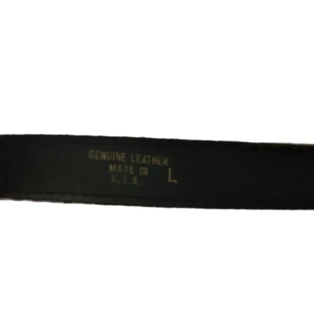 Brushed silver buckle smooth leather belt